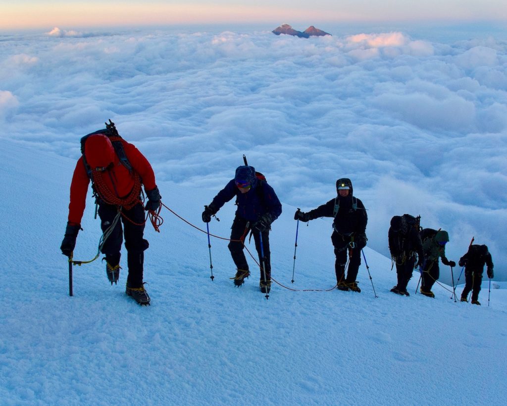 Klättra Chimborazo+Cotopaxi med Adventure Lovers